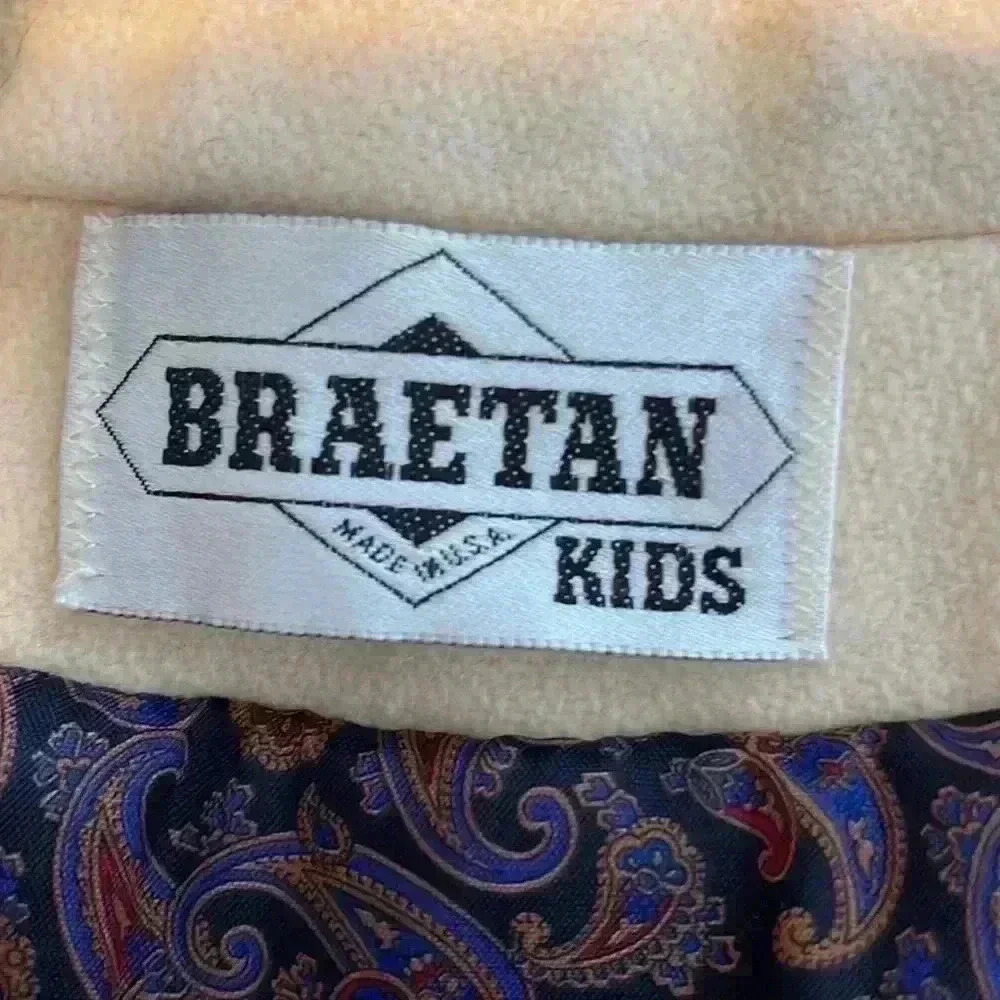 Vintage 80% wool coat. Made in the USA. Size medium. - Picture 9 of 15